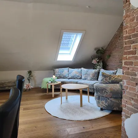 Statt - Individuelle, Gemuetliche Dachgeschosswohnung Zum Wohlfuehlen - Im Herzen