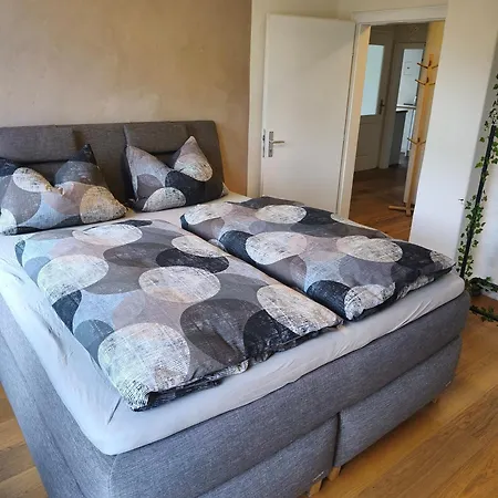 Statt - Individuelle, Gemütliche Dachgeschoßwohnung Zum Wohlfühlen - Im Herzen Apartment *