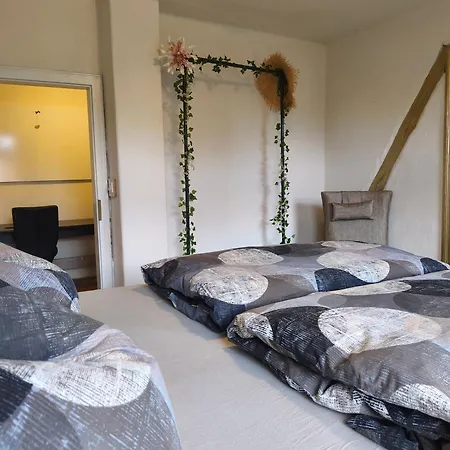 Statt - Individuelle, Gemuetliche Dachgeschosswohnung Zum Wohlfuehlen - Im Herzen Appartement