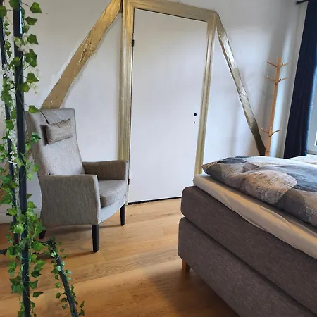 Statt - Individuelle, Gemütliche Dachgeschoßwohnung Zum Wohlfühlen - Im Herzen Apartment *