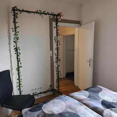 Apartman Statt - Individuelle, Gemuetliche Dachgeschosswohnung Zum Wohlfuehlen - Im Herzen *