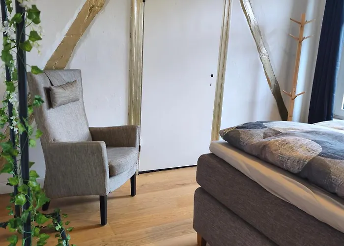 Statt - Individuelle, Gemuetliche Dachgeschosswohnung Zum Wohlfuehlen - Im Herzen Lejlighed *
